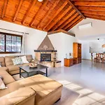 Calma Private Pool By Holidays * לה אוליבה