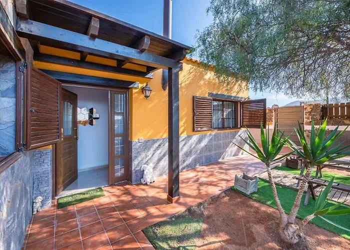 Вилла Calma Private Pool By Holidays Ла-Олива