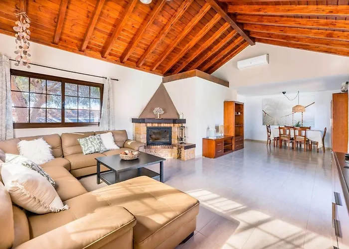 Calma Private Pool By Holidays * Ла-Олива