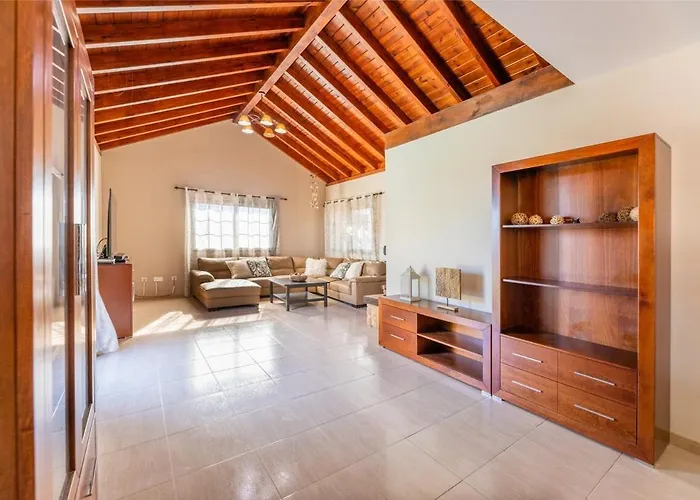 Calma Private Pool By Holidays * Ла-Олива