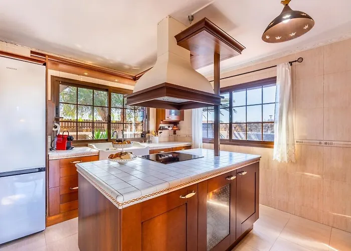 Calma Private Pool By Holidays 빌라 라 올리바